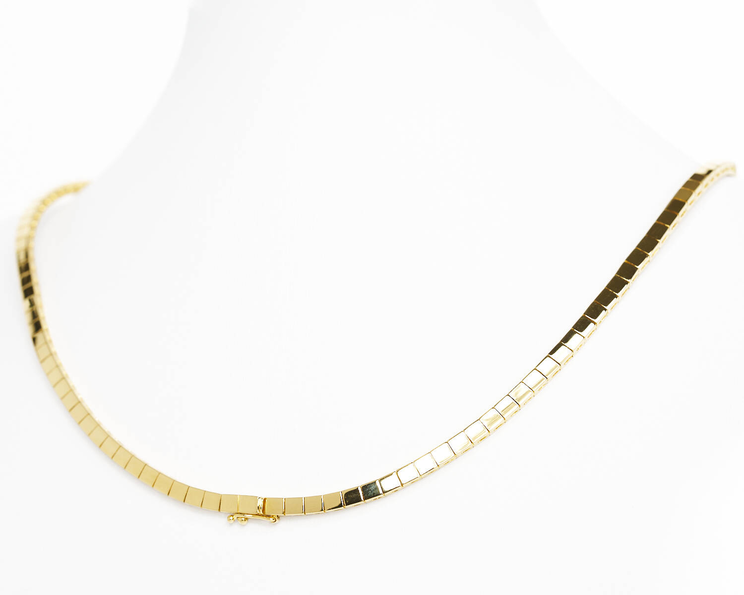 Collier in 750 Gelbgold und Weißgold mit Saphiren und Brillanten (1863)