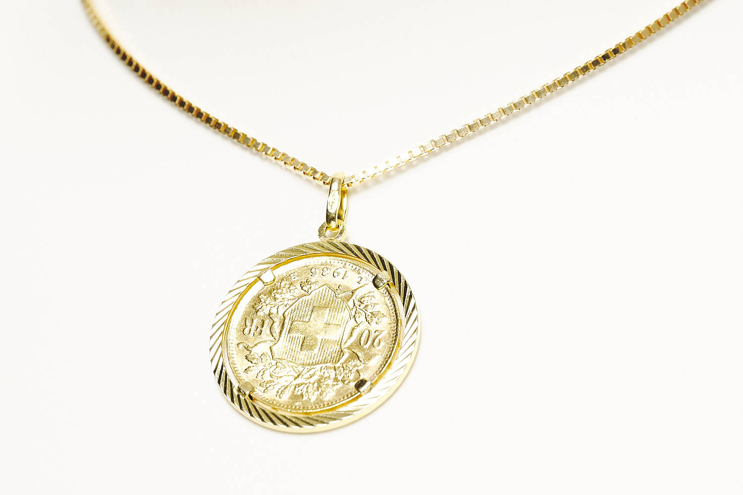 Münzanhänger mit 20 FR Vreneli in 750/900 Gelbgold (3935)