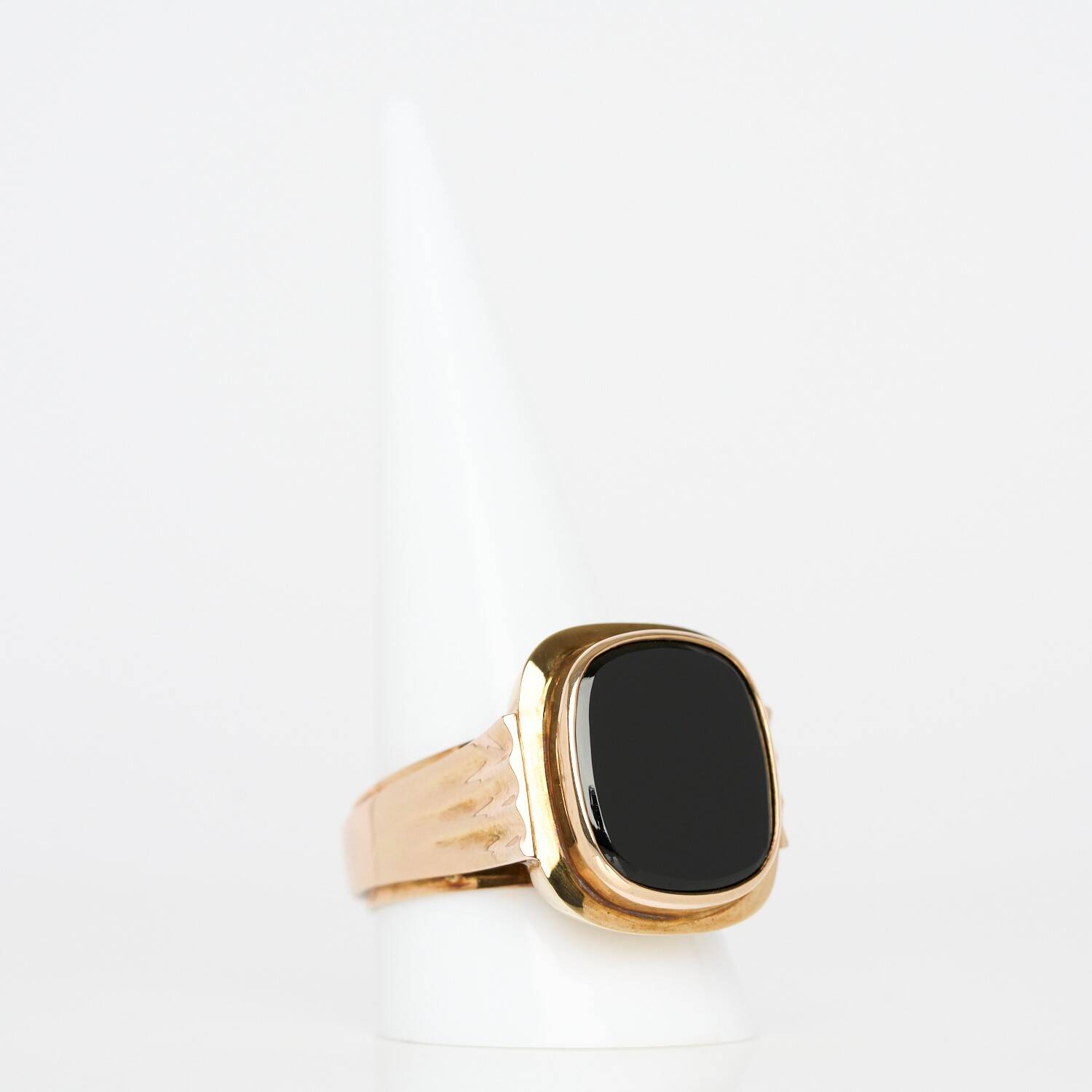 Herrenring in 333 Gelbgold mit Onyx (836)