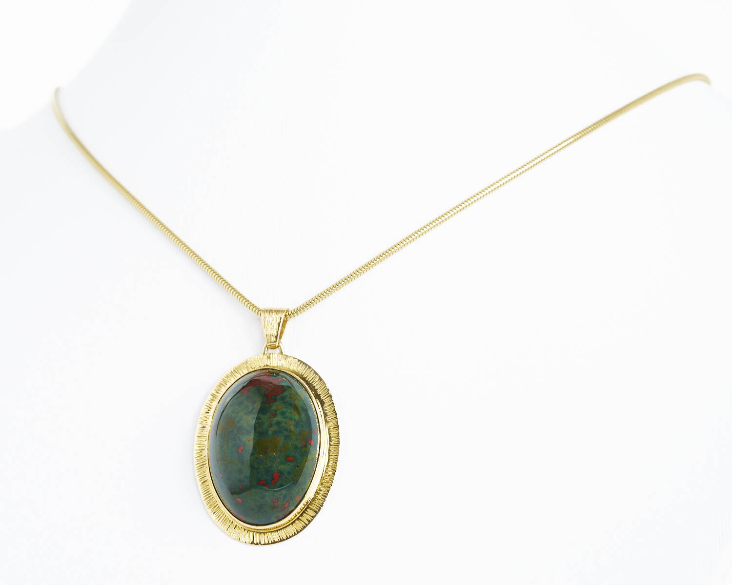 Anhänger in 750 Gelbgold mit Heliotrop (826)