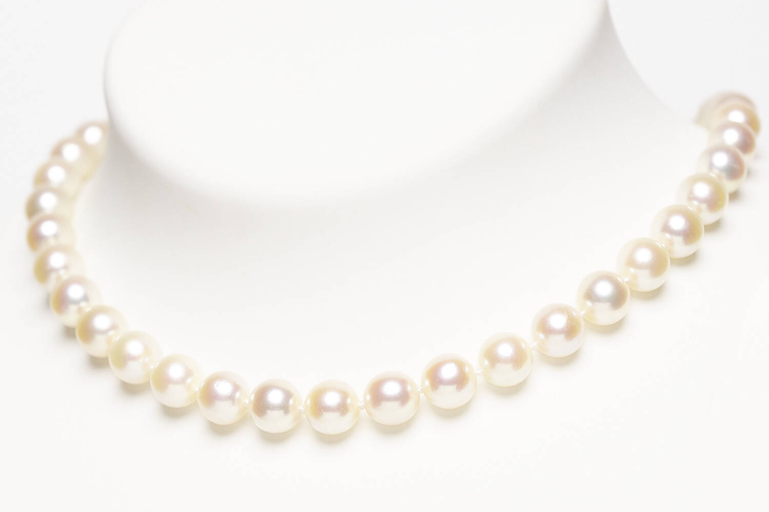 Perlenkette mit 585 Gelbgold-Schließe und Brillanten