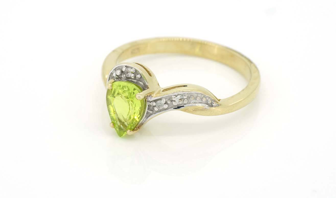 Damenring in 375 Gelbgold mit Chrysoberyll und weißen Safiren (691)