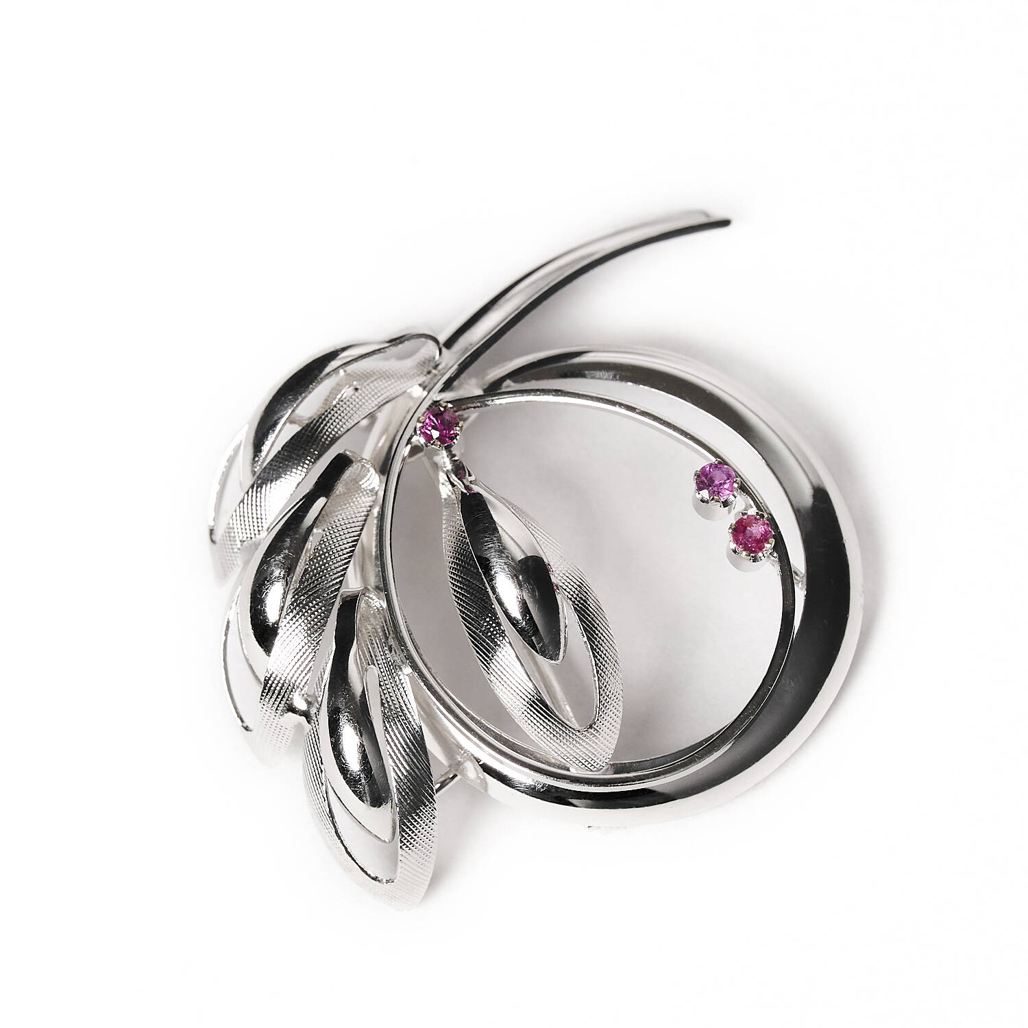 Brosche in 585 Weißgold mit Rubinen Brosche in 585 Weißgold mit Rubinen