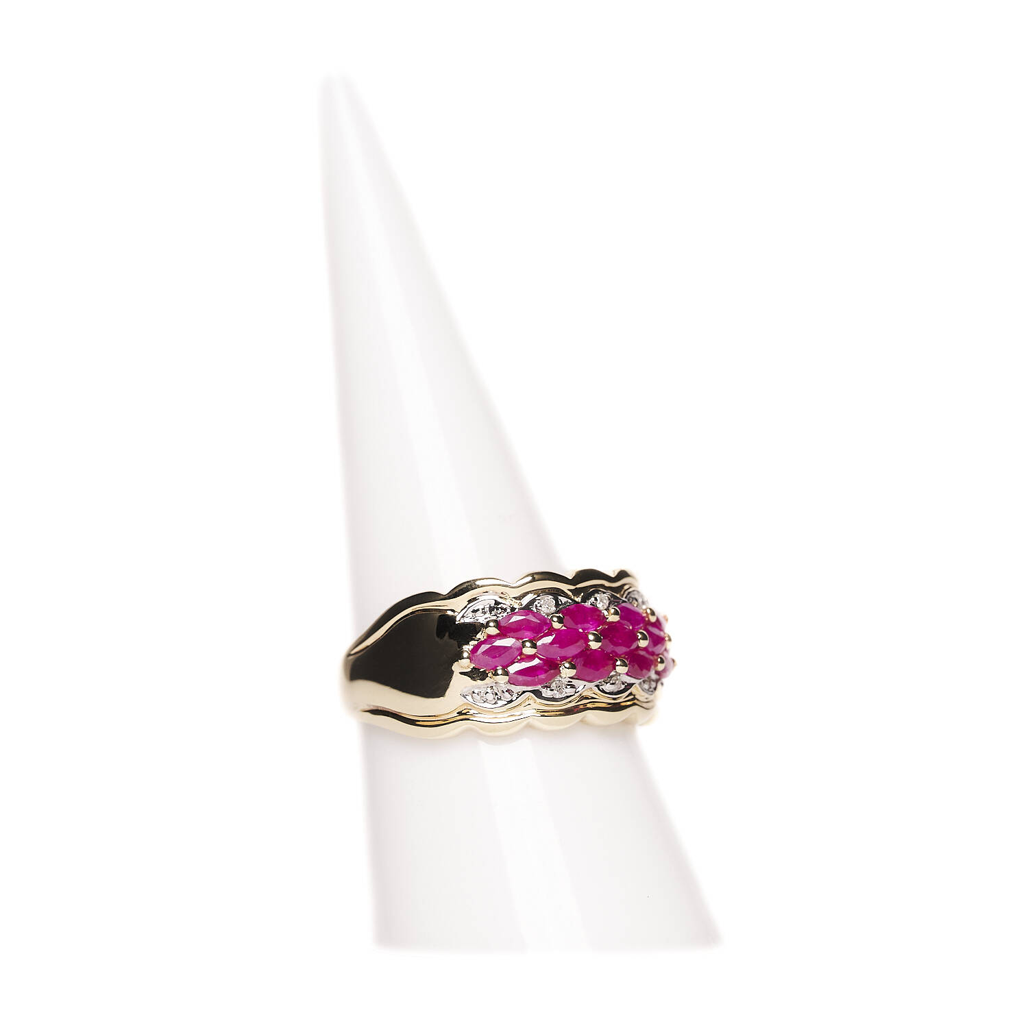 Damenring in 585 Gelbgold mit Brillanten und Rubinen Damenring in 585 Gelbgold mit Brillanten und Rubinen