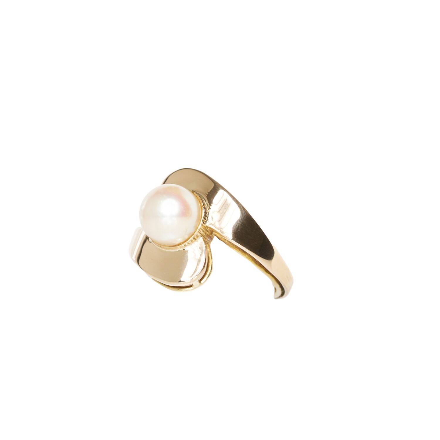 Damenring in 585 Gelbgold mit Süßwasserzuchtperle (1830)