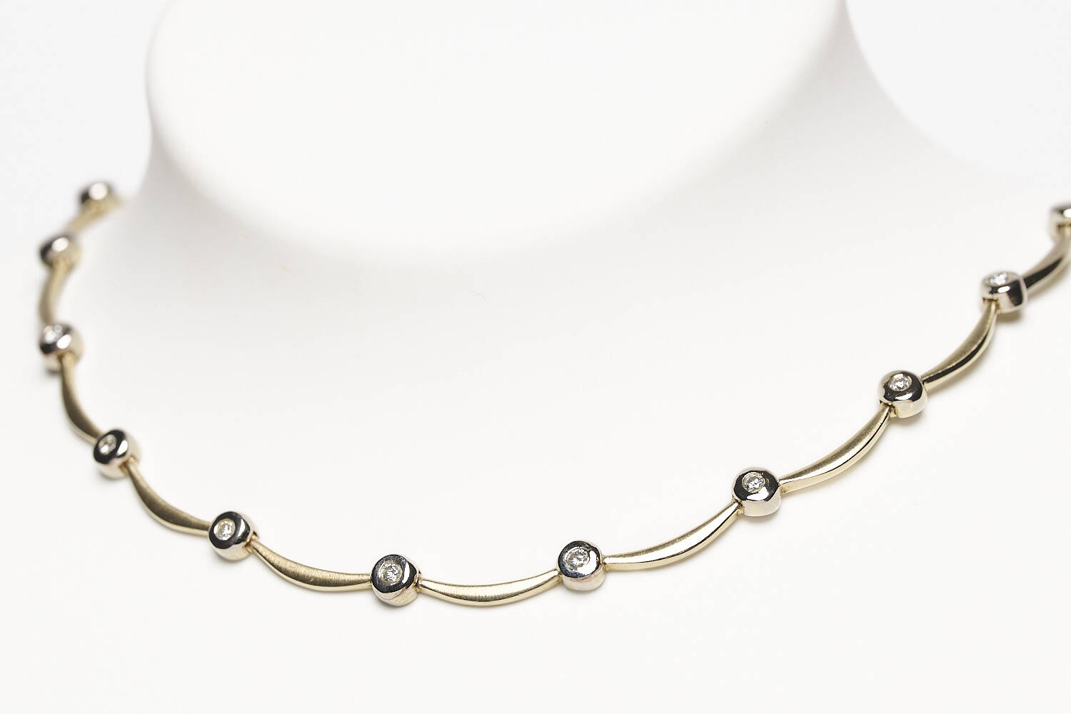 Collier in 585 Gelb- und Weißgold mit Brillanten Collier in 585 Gelb- und Weißgold mit Brillanten